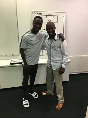 africa aid project e.V. trifft Fußballstar – Aufnahme 3