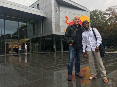 africa aid project e.V. trifft Fußballstar – Aufnahme 6